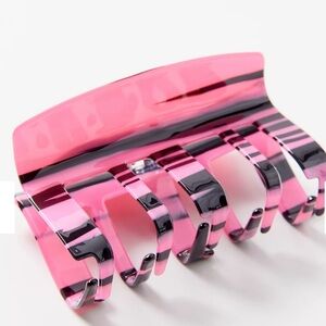 NWT Urban Outfitters Xena Rectangular Claw Clip